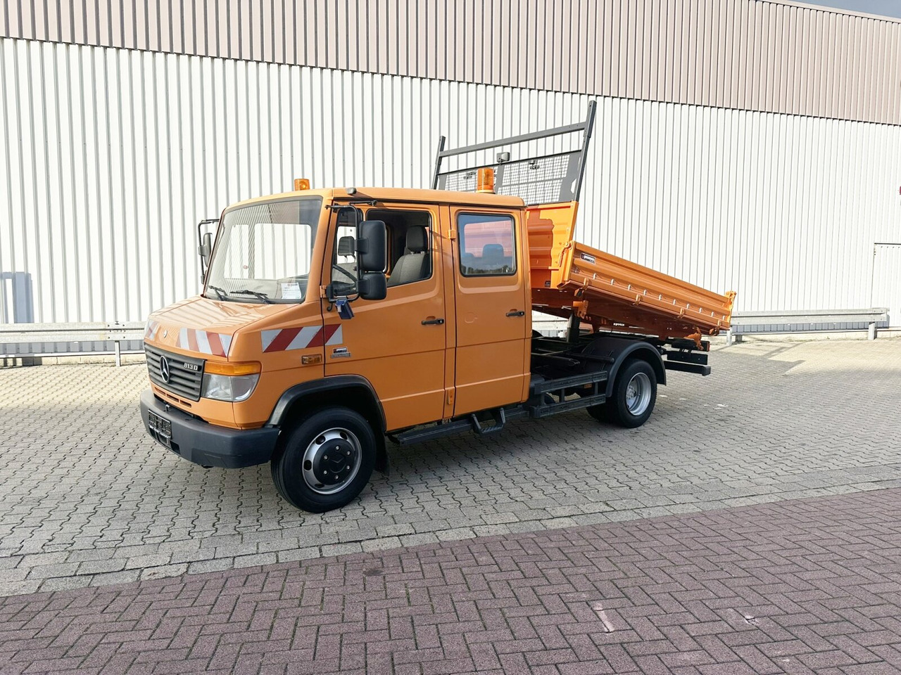Mercedes-Benz Vario 813 D 4x2 Doka Vario 813 D 4x2 Doka, Meiller Kipper - Kipper vrachtwagen: afbeelding 1 Mercedes-Benz Vario 813 D 4x2 Doka Vario 813 D 4x2 Doka, Meiller Kipper - Kipper vrachtwagen: afbeelding 1
