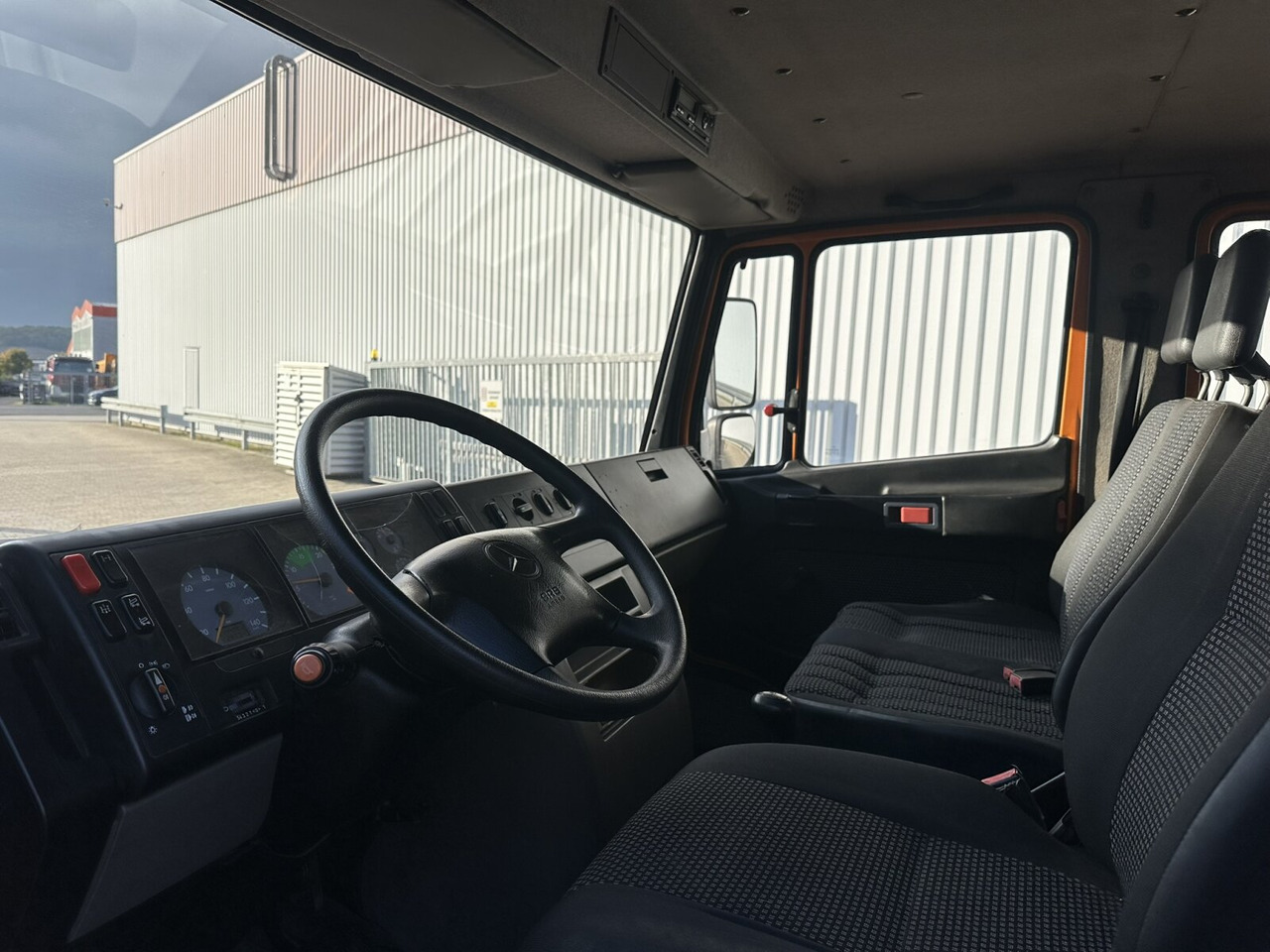 Mercedes-Benz Vario 813 D 4x2 Doka Vario 813 D 4x2 Doka, Meiller Kipper - Kipper vrachtwagen: afbeelding 5 Mercedes-Benz Vario 813 D 4x2 Doka Vario 813 D 4x2 Doka, Meiller Kipper - Kipper vrachtwagen: afbeelding 5
