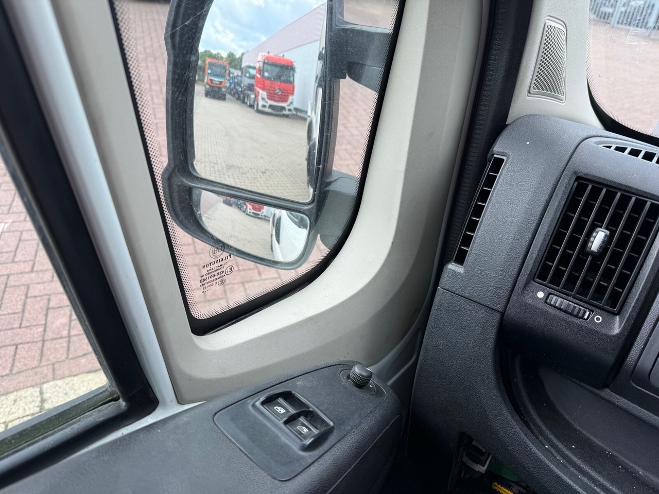 Peugeot Boxer 4x2 Doka Boxer 4x2 Doka - Bestelwagen open laadbak, Bestelwagen met dubbele cabine: afbeelding 5 Peugeot Boxer 4x2 Doka Boxer 4x2 Doka - Bestelwagen open laadbak, Bestelwagen met dubbele cabine: afbeelding 5