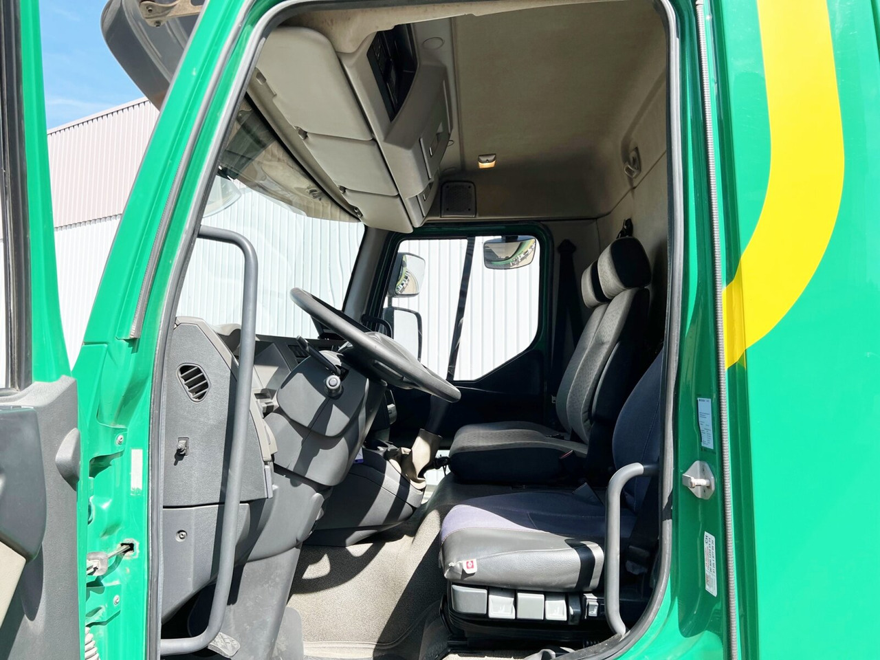 Interieur foto 1: Chassis vrachtwagen Renault Midlum 220.12 4x2 Midlum 220.12 4x2, BDF verschiedene Größen