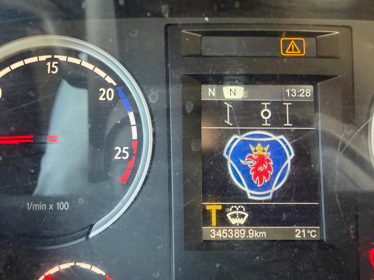 Scania P 320/400 6x2-4 P 320/400 6x2-4, Lenk-/Liftachse, Tele-Absetzanlage, Funk - Portaalarmsysteem vrachtwagen: afbeelding 4 Scania P 320/400 6x2-4 P 320/400 6x2-4, Lenk-/Liftachse, Tele-Absetzanlage, Funk - Portaalarmsysteem vrachtwagen: afbeelding 4