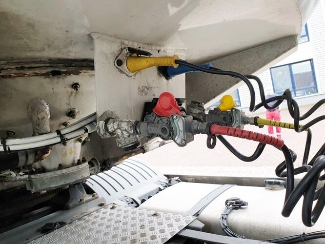Spitzer SF 2455/4 UN PM SF 2455/4 UN PM Siloaufliger ca. 55m³ - Bulkoplegger: afbeelding 4 Spitzer SF 2455/4 UN PM SF 2455/4 UN PM Siloaufliger ca. 55m³ - Bulkoplegger: afbeelding 4