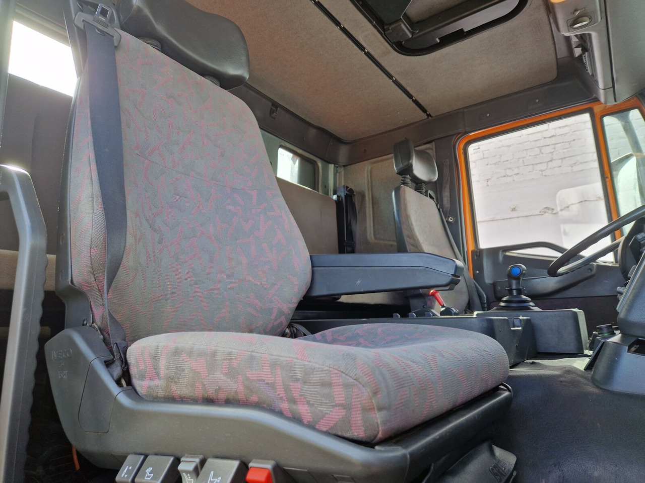 Trakker 190E350 4x4 Trakker 190E350 4x4, Meiller-Kipper, Winterdienstausstattung - Kipper vrachtwagen: afbeelding 5 Trakker 190E350 4x4 Trakker 190E350 4x4, Meiller-Kipper, Winterdienstausstattung - Kipper vrachtwagen: afbeelding 5