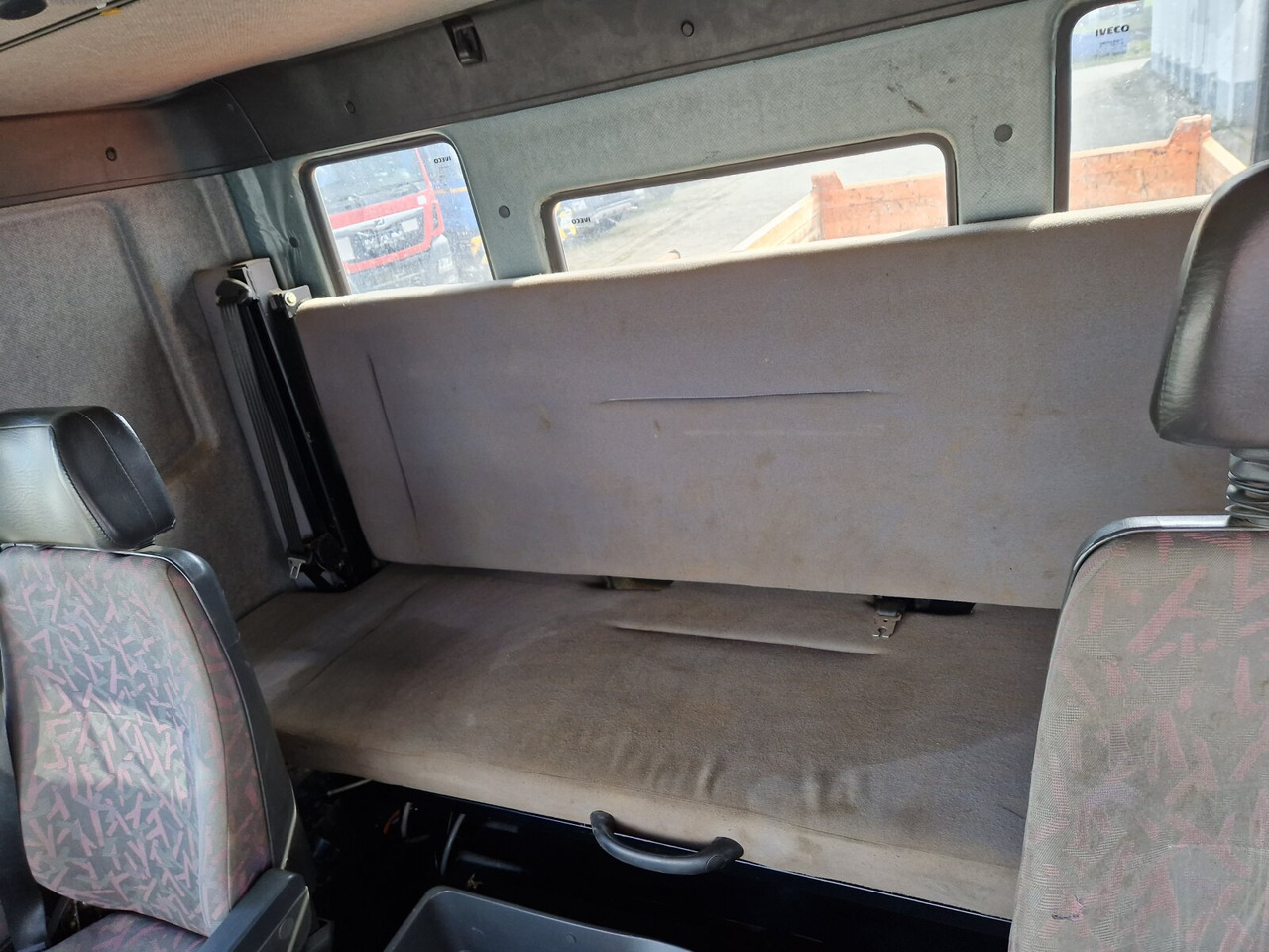 Trakker 190E350 4x4 Trakker 190E350 4x4, Meiller-Kipper, Winterdienstausstattung - Kipper vrachtwagen: afbeelding 3 Trakker 190E350 4x4 Trakker 190E350 4x4, Meiller-Kipper, Winterdienstausstattung - Kipper vrachtwagen: afbeelding 3