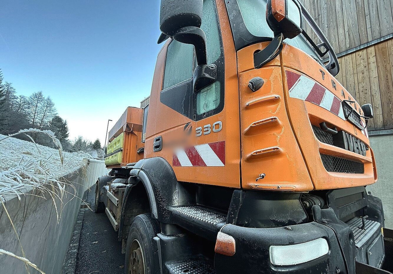 Trakker AD190T33WP 4x4 Trakker AD190T33WP 4x4, Winterdienstausstattung - Haakarmsysteem vrachtwagen: afbeelding 3 Trakker AD190T33WP 4x4 Trakker AD190T33WP 4x4, Winterdienstausstattung - Haakarmsysteem vrachtwagen: afbeelding 3