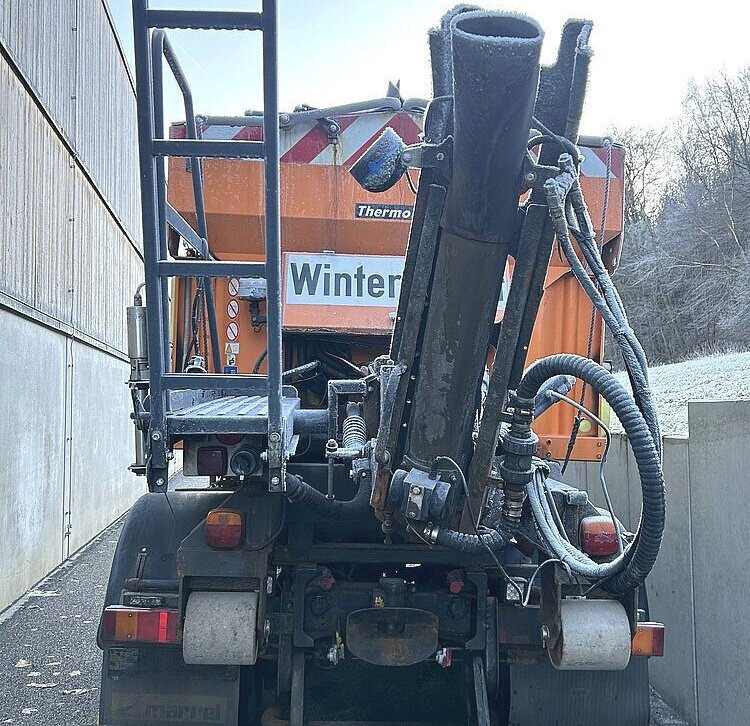 Trakker AD190T33WP 4x4 Trakker AD190T33WP 4x4, Winterdienstausstattung - Haakarmsysteem vrachtwagen: afbeelding 4 Trakker AD190T33WP 4x4 Trakker AD190T33WP 4x4, Winterdienstausstattung - Haakarmsysteem vrachtwagen: afbeelding 4
