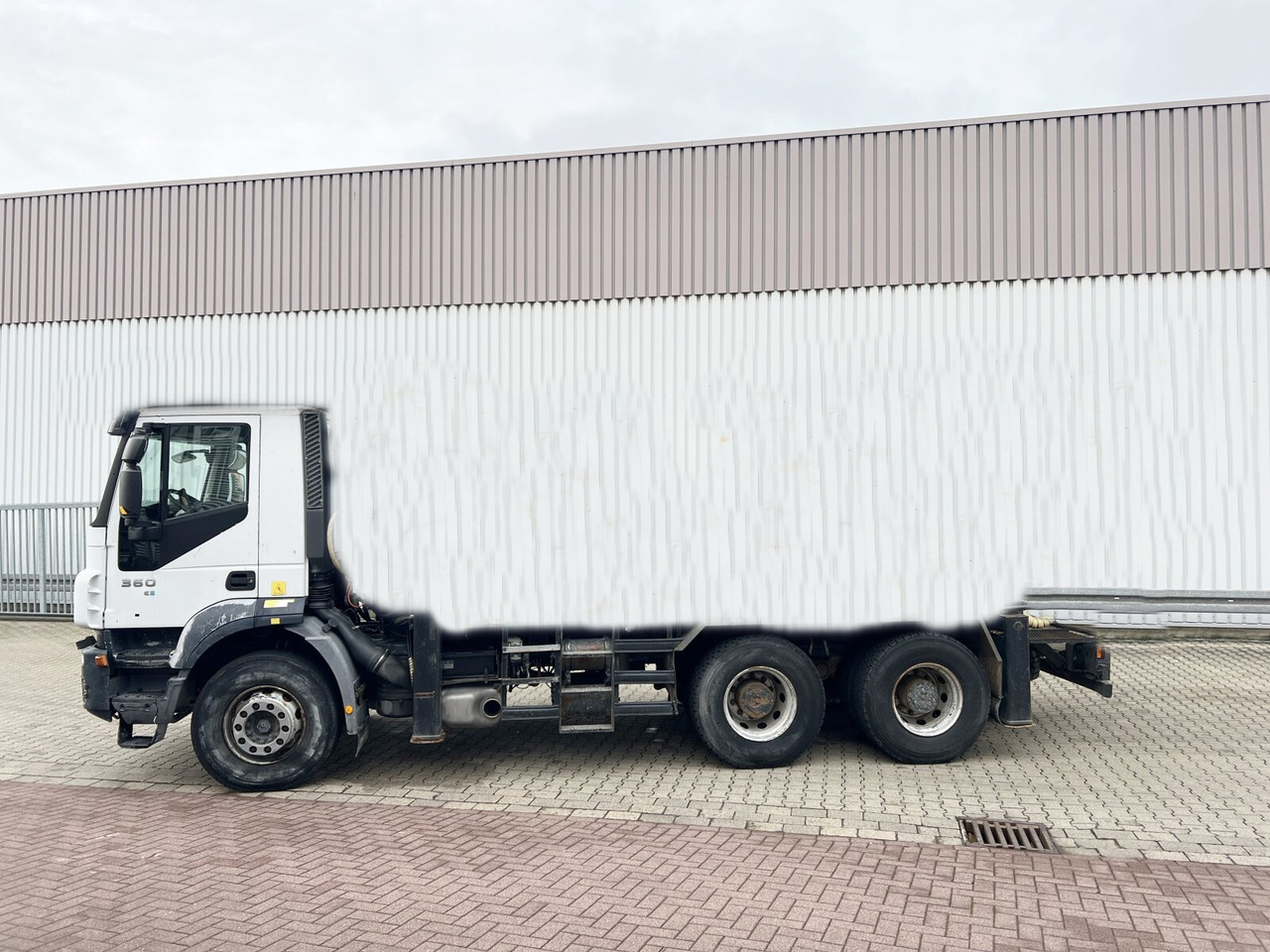 Trakker AD260T36 6x4 Trakker AD260T36 6x4 - Chassis vrachtwagen: afbeelding 1 Trakker AD260T36 6x4 Trakker AD260T36 6x4 - Chassis vrachtwagen: afbeelding 1