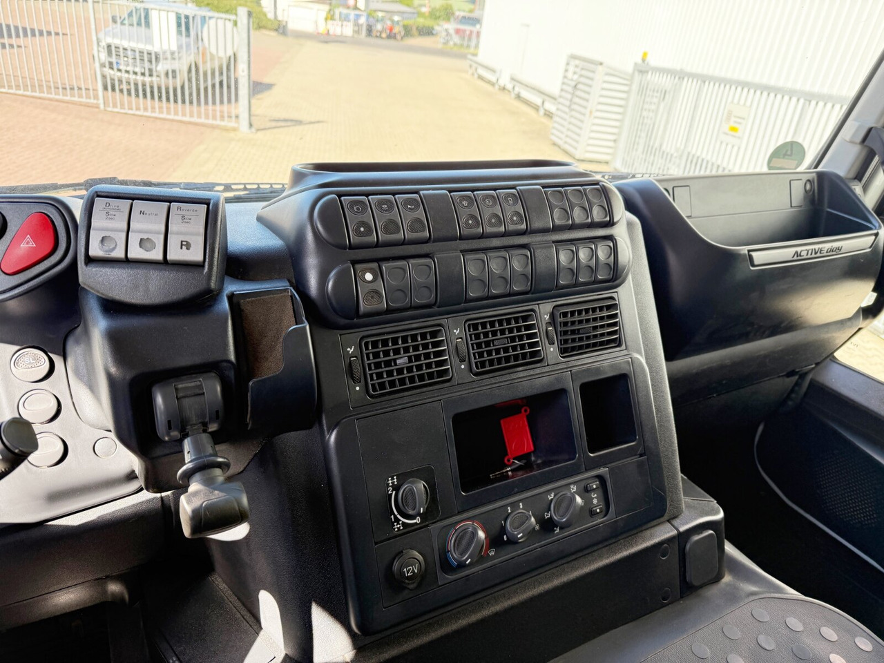 Trakker AD260T41/P 6x4 Trakker AD260T41/P 6x4, EEV, VDL S-21-5200 - Haakarmsysteem vrachtwagen: afbeelding 4 Trakker AD260T41/P 6x4 Trakker AD260T41/P 6x4, EEV, VDL S-21-5200 - Haakarmsysteem vrachtwagen: afbeelding 4