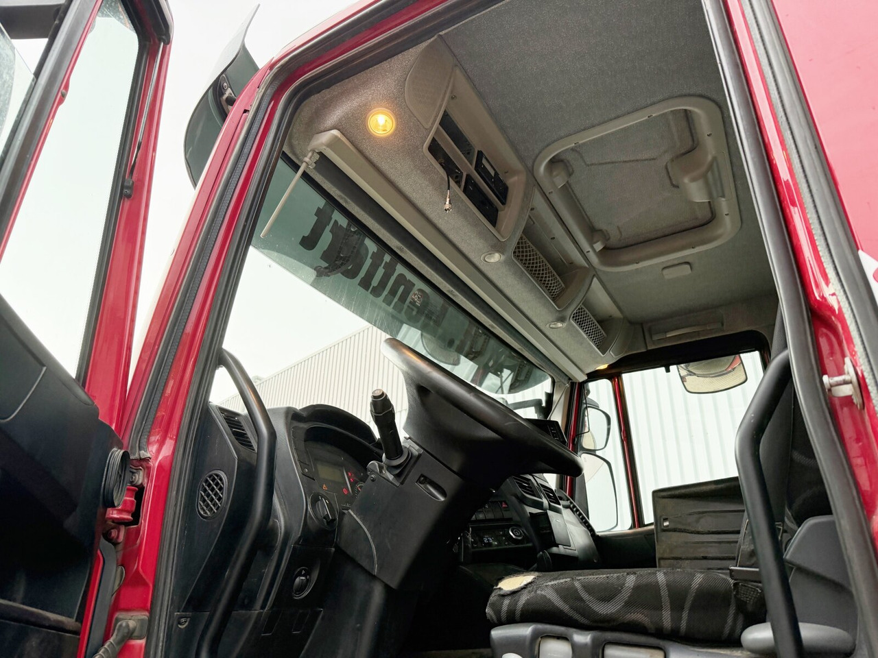 Trakker AD260T45 6x4 Trakker AD260T45 6x4, Bordmatik - Kipper vrachtwagen: afbeelding 2 Trakker AD260T45 6x4 Trakker AD260T45 6x4, Bordmatik - Kipper vrachtwagen: afbeelding 2