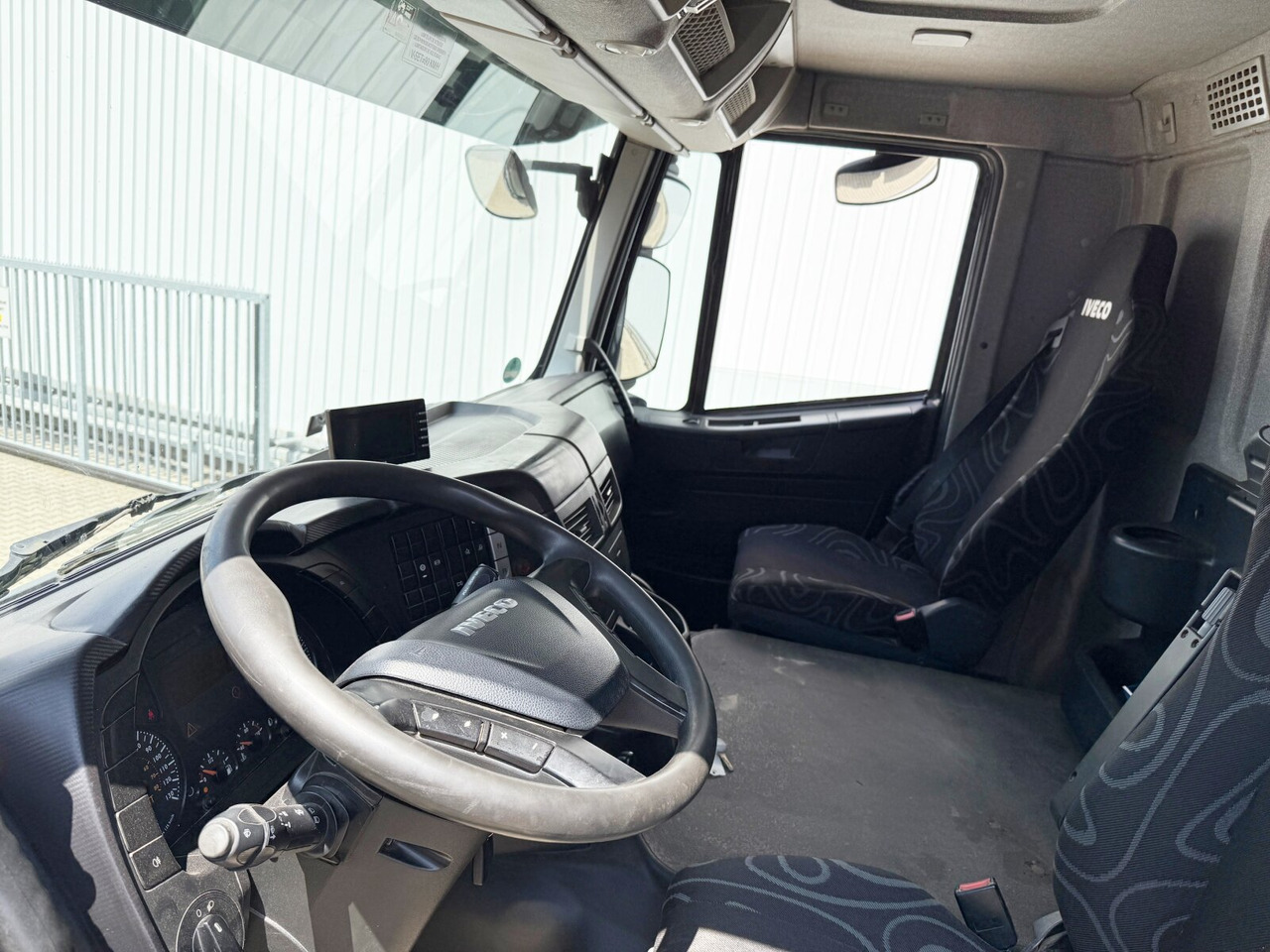Trakker AD410T45W 8x8 Trakker AD410T45W 8x8 - Kipper vrachtwagen: afbeelding 2 Trakker AD410T45W 8x8 Trakker AD410T45W 8x8 - Kipper vrachtwagen: afbeelding 2