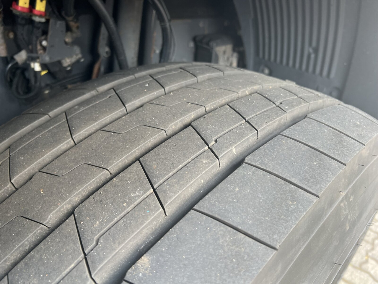 FH16 750 8x4 FH16 750 8x4, Retarder, Globetrotter, Vorlauflift/-lenk, Schwerlast 180T - Trekker: afbeelding 4 FH16 750 8x4 FH16 750 8x4, Retarder, Globetrotter, Vorlauflift/-lenk, Schwerlast 180T - Trekker: afbeelding 4
