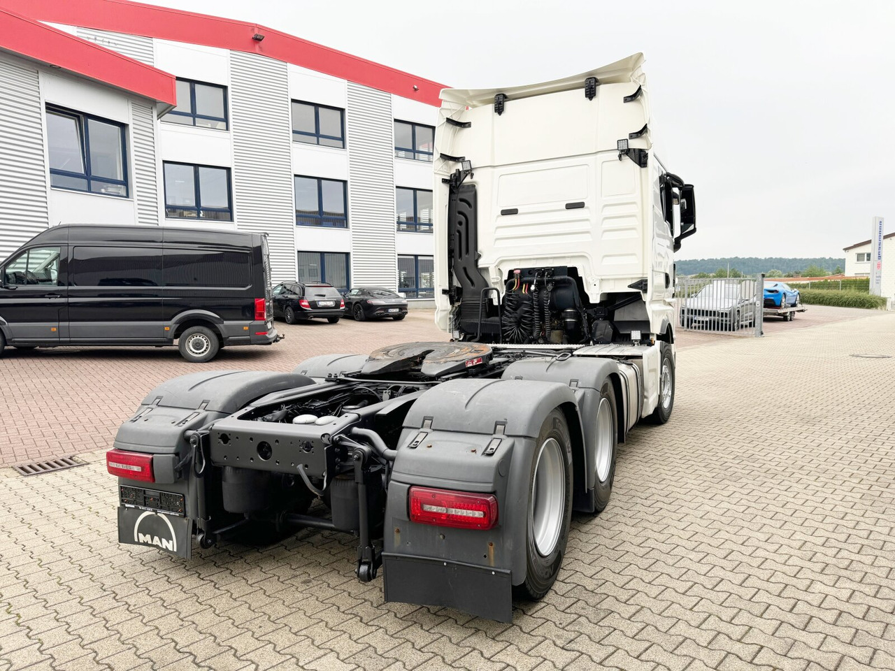 Leasing MAN TGX 33.510 6x4 BL SA TGX 33.510 6x4 BL SA, Retarder, GX-Fahrerhaus MAN TGX 33.510 6x4 BL SA TGX 33.510 6x4 BL SA, Retarder, GX-Fahrerhaus: afbeelding 9 Leasing MAN TGX 33.510 6x4 BL SA TGX 33.510 6x4 BL SA, Retarder, GX-Fahrerhaus MAN TGX 33.510 6x4 BL SA TGX 33.510 6x4 BL SA, Retarder, GX-Fahrerhaus: afbeelding 9