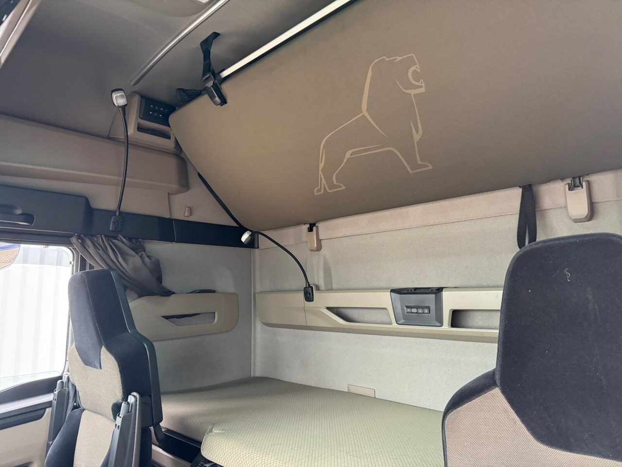 Leasing MAN TGX 33.510 6x4 BL SA TGX 33.510 6x4 BL SA, Retarder, GX-Fahrerhaus MAN TGX 33.510 6x4 BL SA TGX 33.510 6x4 BL SA, Retarder, GX-Fahrerhaus: afbeelding 6 Leasing MAN TGX 33.510 6x4 BL SA TGX 33.510 6x4 BL SA, Retarder, GX-Fahrerhaus MAN TGX 33.510 6x4 BL SA TGX 33.510 6x4 BL SA, Retarder, GX-Fahrerhaus: afbeelding 6