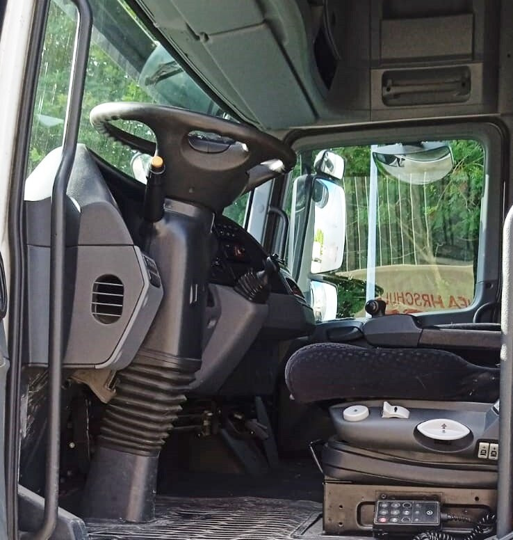 Mercedes-Benz Actros 1841 LS 4x2 Actros 1841/44 LS 4x2, Retarder, MegaSpace, Bi-Xenon, Ex-Fahrschule - Trekker: afbeelding 3 Mercedes-Benz Actros 1841 LS 4x2 Actros 1841/44 LS 4x2, Retarder, MegaSpace, Bi-Xenon, Ex-Fahrschule - Trekker: afbeelding 3