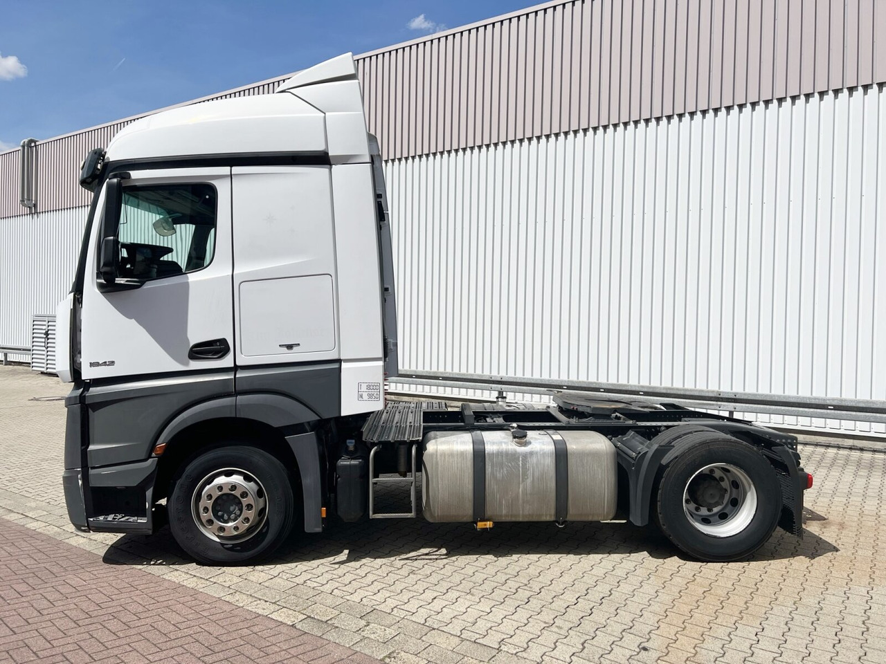Mercedes-Benz Actros 1842 LS 4x2 Actros 1842 LS 4x2, 7x VORHANDEN - Trekker: afbeelding 2 Mercedes-Benz Actros 1842 LS 4x2 Actros 1842 LS 4x2, 7x VORHANDEN - Trekker: afbeelding 2