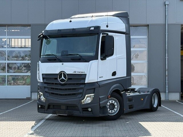 Mercedes-Benz Actros 1845 LSnRL 4x2 Actros 1845 LSnRL 4x2, Retarder, Volumer, MultimediaCockpit, Navi - Trekker: afbeelding 1 Mercedes-Benz Actros 1845 LSnRL 4x2 Actros 1845 LSnRL 4x2, Retarder, Volumer, MultimediaCockpit, Navi - Trekker: afbeelding 1