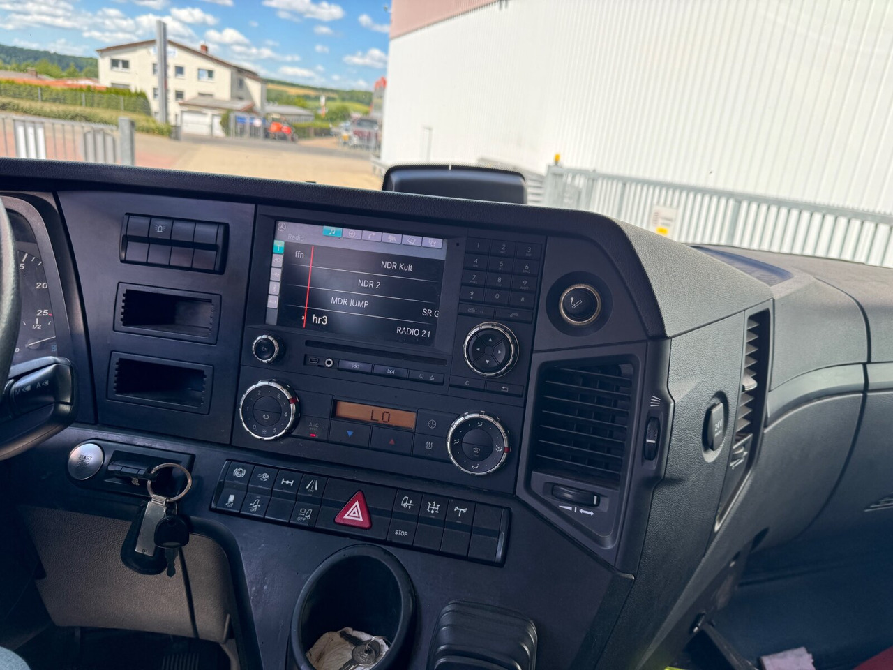 Mercedes-Benz Arocs 1845 LS 4x4 HAD Arocs 1845 LS 4x4 HAD, Retarder, Navi, HydroDrive, Kipphydraulik - Trekker: afbeelding 2 Mercedes-Benz Arocs 1845 LS 4x4 HAD Arocs 1845 LS 4x4 HAD, Retarder, Navi, HydroDrive, Kipphydraulik - Trekker: afbeelding 2