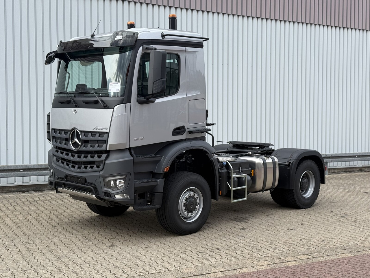 Mercedes-Benz Arocs 1853 AS 4x4 Arocs 1853 AS 4x4, Retarder, MultimediaCockpit, Navi - Trekker: afbeelding 1 Mercedes-Benz Arocs 1853 AS 4x4 Arocs 1853 AS 4x4, Retarder, MultimediaCockpit, Navi - Trekker: afbeelding 1