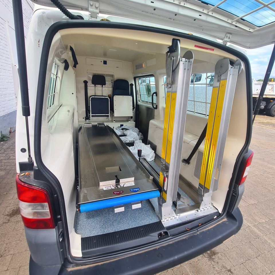 Leasing Volkswagen T5 2.0 TDI T5 2.0 TDI, Krankenwagen Volkswagen T5 2.0 TDI T5 2.0 TDI, Krankenwagen: afbeelding 6 Leasing Volkswagen T5 2.0 TDI T5 2.0 TDI, Krankenwagen Volkswagen T5 2.0 TDI T5 2.0 TDI, Krankenwagen: afbeelding 6