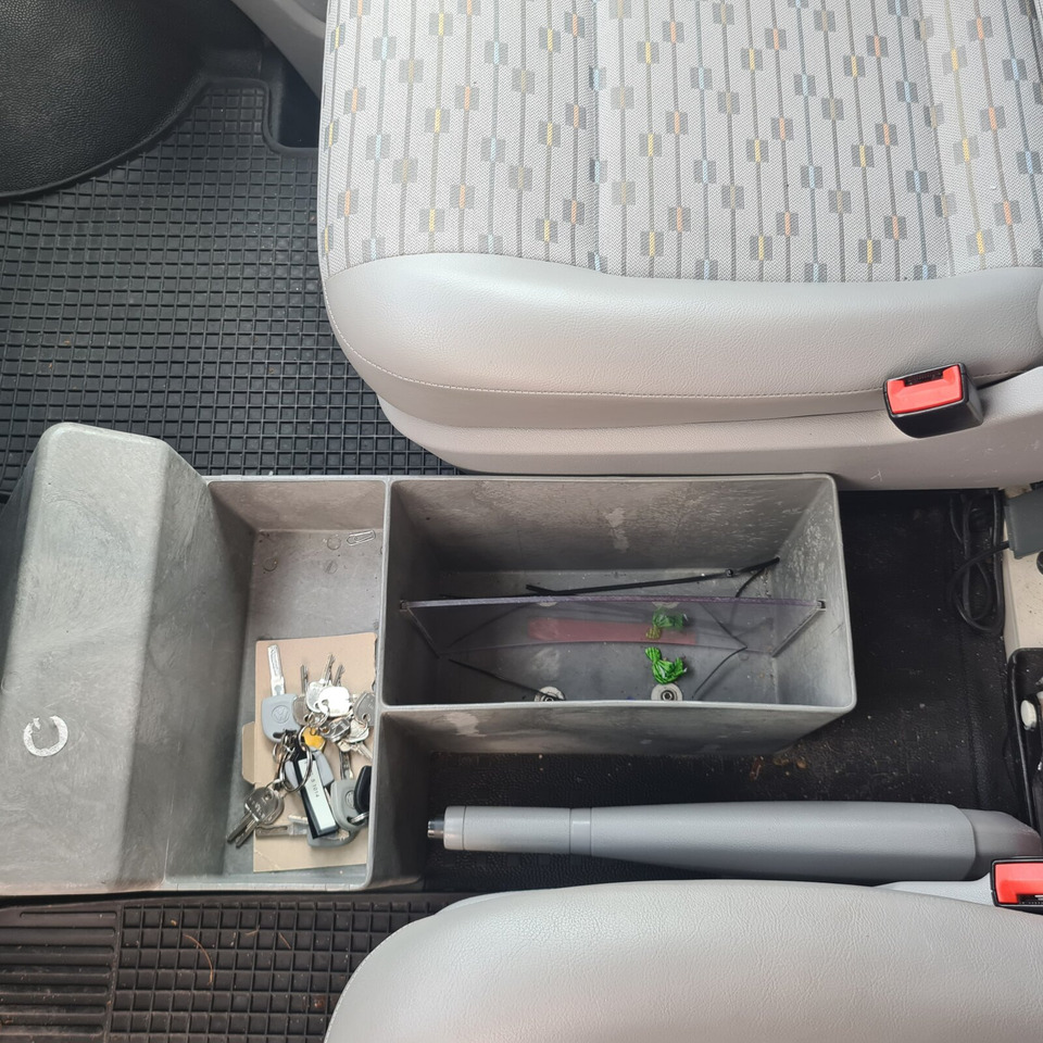 Leasing Volkswagen T5 2.0 TDI T5 2.0 TDI, Krankenwagen Volkswagen T5 2.0 TDI T5 2.0 TDI, Krankenwagen: afbeelding 15 Leasing Volkswagen T5 2.0 TDI T5 2.0 TDI, Krankenwagen Volkswagen T5 2.0 TDI T5 2.0 TDI, Krankenwagen: afbeelding 15