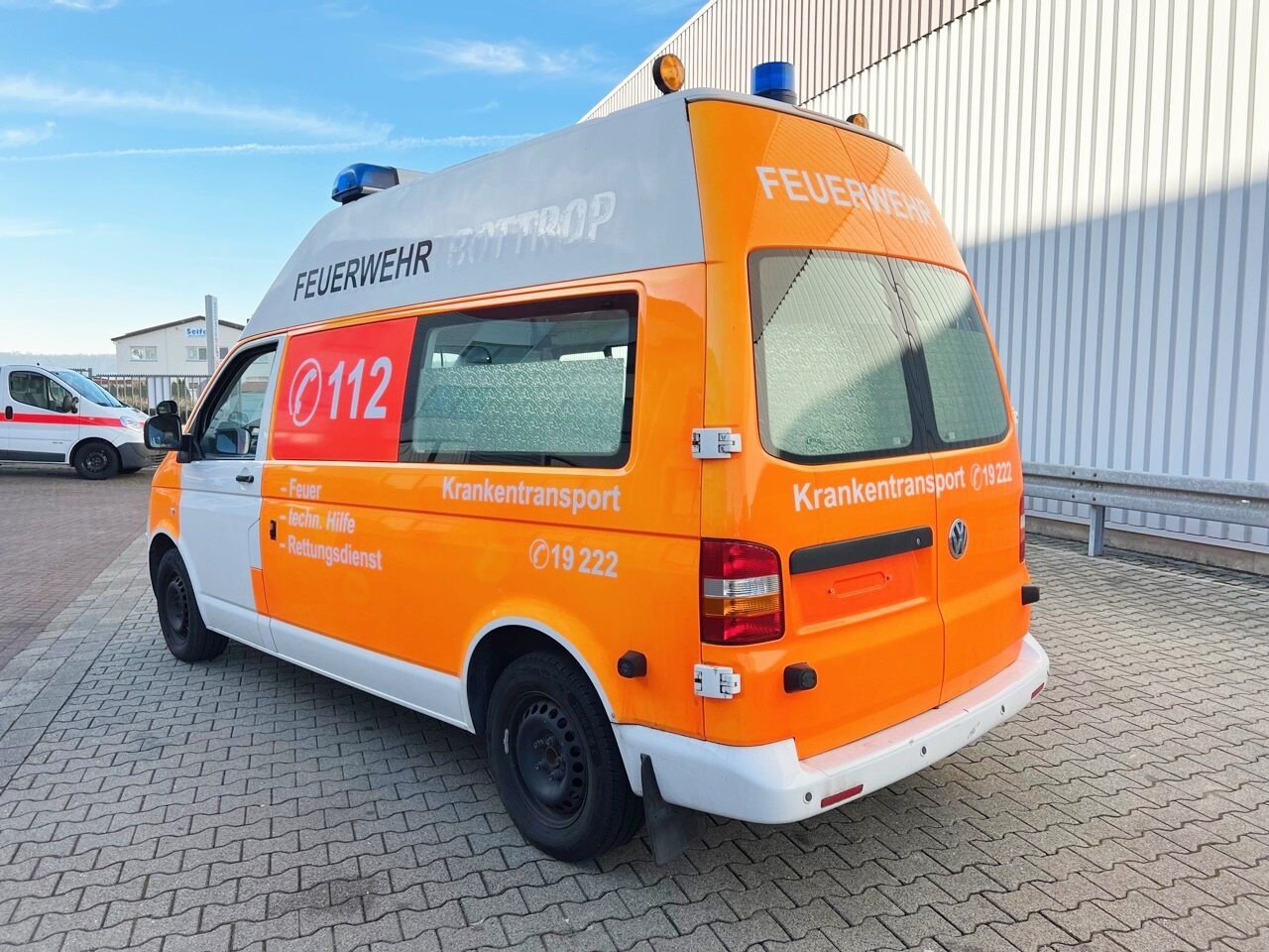 Volkswagen T5 2.5 TDI 4x2 T5 2.5 TDI 4x2, Krankenwagen - Ambulance: afbeelding 3 Volkswagen T5 2.5 TDI 4x2 T5 2.5 TDI 4x2, Krankenwagen - Ambulance: afbeelding 3
