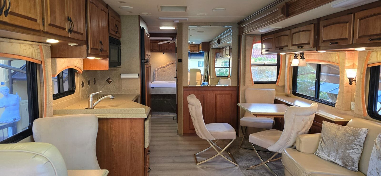 Holiday Rambler Neptune XL - Vrachtwagen: afbeelding 5 Holiday Rambler Neptune XL - Vrachtwagen: afbeelding 5