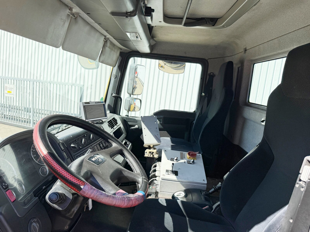 MAN TGM 18.290 4x2 LL TGM 18.290 4x2 LL, Hydr. Hubrahmen - Vrachtwagen: afbeelding 2 MAN TGM 18.290 4x2 LL TGM 18.290 4x2 LL, Hydr. Hubrahmen - Vrachtwagen: afbeelding 2