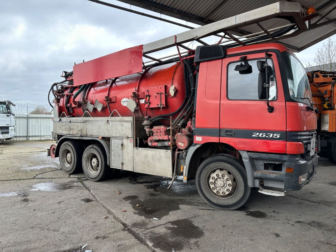 Mercedes-Benz Actros 2635 6x4 Actros 2635 6x4, Kutschke Saug- und Spülwagen ca. 13,5m³ - Vrachtwagen: afbeelding 2 Mercedes-Benz Actros 2635 6x4 Actros 2635 6x4, Kutschke Saug- und Spülwagen ca. 13,5m³ - Vrachtwagen: afbeelding 2