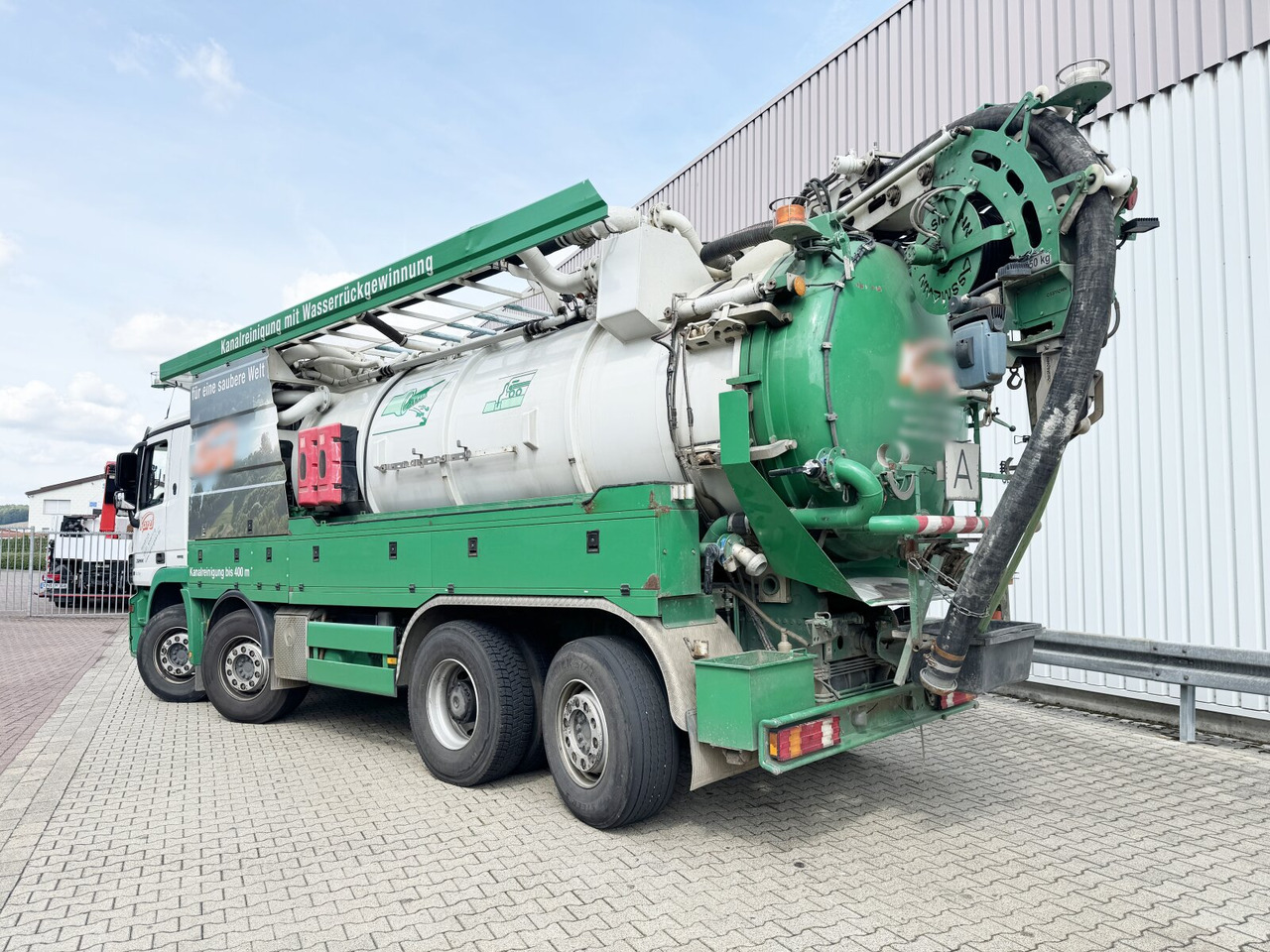 Mercedes-Benz Actros 3244 L 8x2/6 Actros 3244 L 8x2/6, Assmann Saug- und Spülwagen ca. 12,7m³, WRG, ADR, 2x Lenkachse, Funk - Vrachtwagen: afbeelding 3 Mercedes-Benz Actros 3244 L 8x2/6 Actros 3244 L 8x2/6, Assmann Saug- und Spülwagen ca. 12,7m³, WRG, ADR, 2x Lenkachse, Funk - Vrachtwagen: afbeelding 3