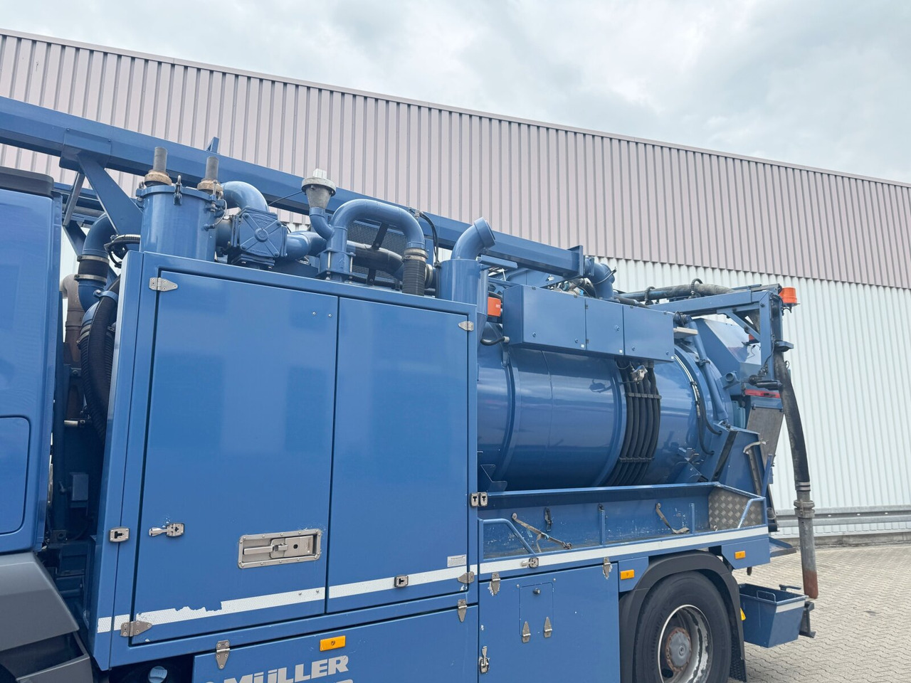 Leasing Mercedes-Benz Arocs 1843 L 4x2 Arocs 1843 L 4x2, Müller Canalmaster ca. 8m³, Standheizung, Funk Mercedes-Benz Arocs 1843 L 4x2 Arocs 1843 L 4x2, Müller Canalmaster ca. 8m³, Standheizung, Funk: afbeelding 6