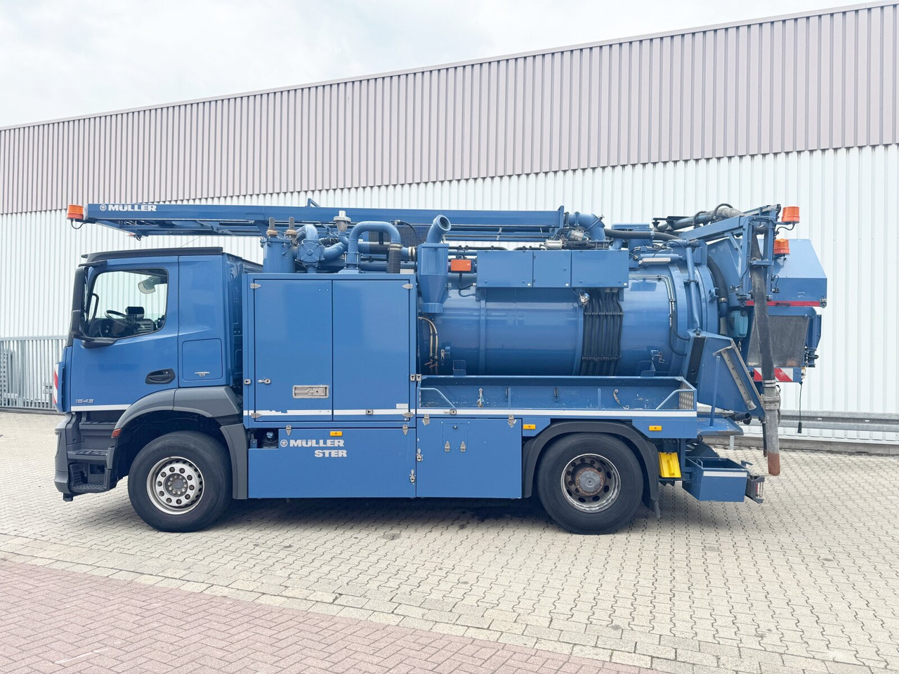 Mercedes-Benz Arocs 1843 L 4x2 Arocs 1843 L 4x2, Müller Canalmaster ca. 8m³, Standheizung, Funk - Vrachtwagen: afbeelding 5 Mercedes-Benz Arocs 1843 L 4x2 Arocs 1843 L 4x2, Müller Canalmaster ca. 8m³, Standheizung, Funk - Vrachtwagen: afbeelding 5