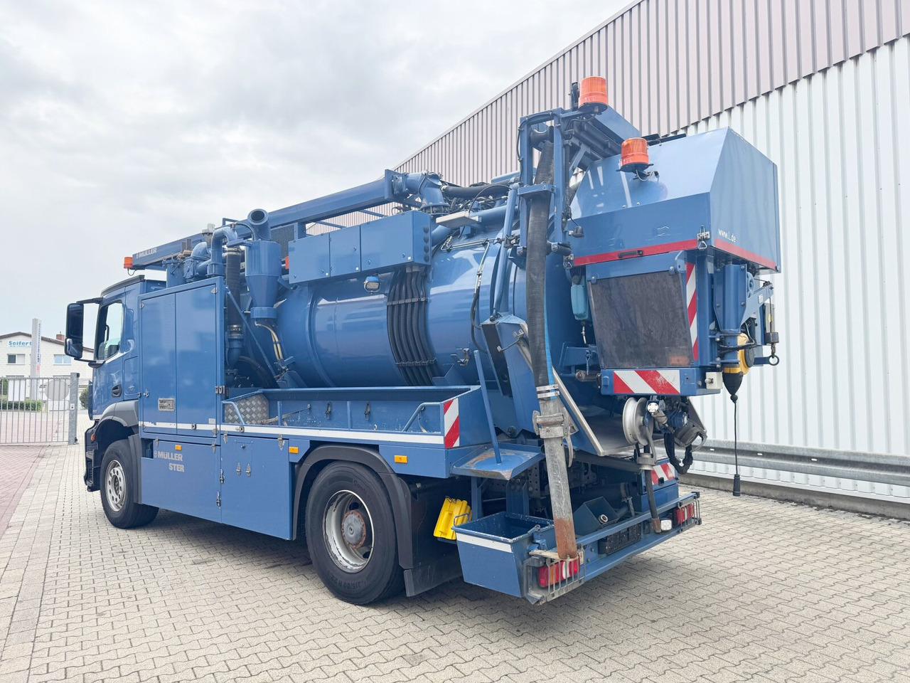 Mercedes-Benz Arocs 1843 L 4x2 Arocs 1843 L 4x2, Müller Canalmaster ca. 8m³, Standheizung, Funk - Vrachtwagen: afbeelding 4 Mercedes-Benz Arocs 1843 L 4x2 Arocs 1843 L 4x2, Müller Canalmaster ca. 8m³, Standheizung, Funk - Vrachtwagen: afbeelding 4