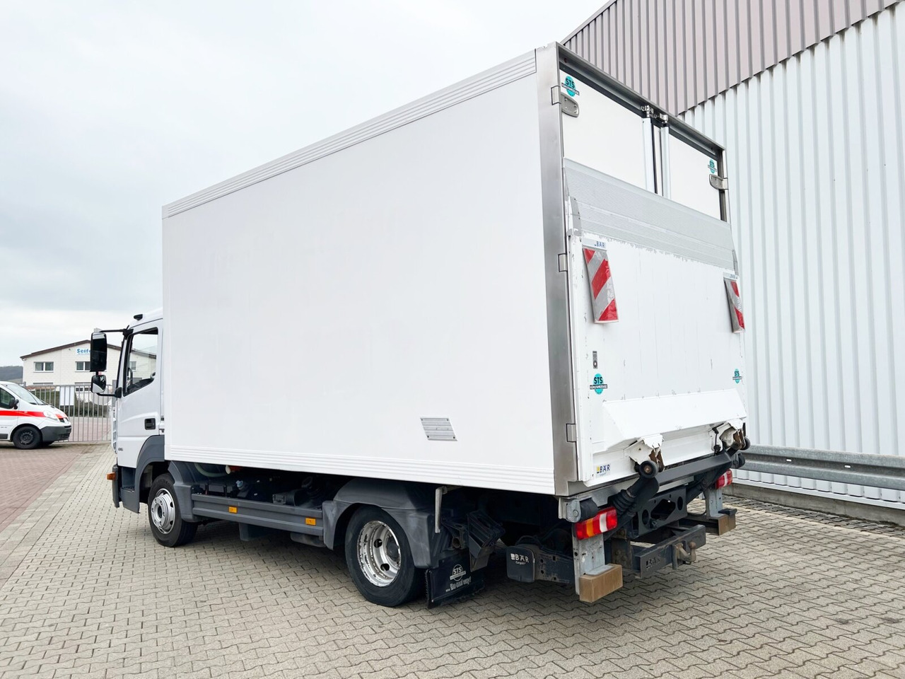 Mercedes-Benz Atego 816 L 4x2 Atego 816 L 4x2, Kühlkoffer, ThermoKing, LBW BÄR - Vrachtwagen: afbeelding 4 Mercedes-Benz Atego 816 L 4x2 Atego 816 L 4x2, Kühlkoffer, ThermoKing, LBW BÄR - Vrachtwagen: afbeelding 4