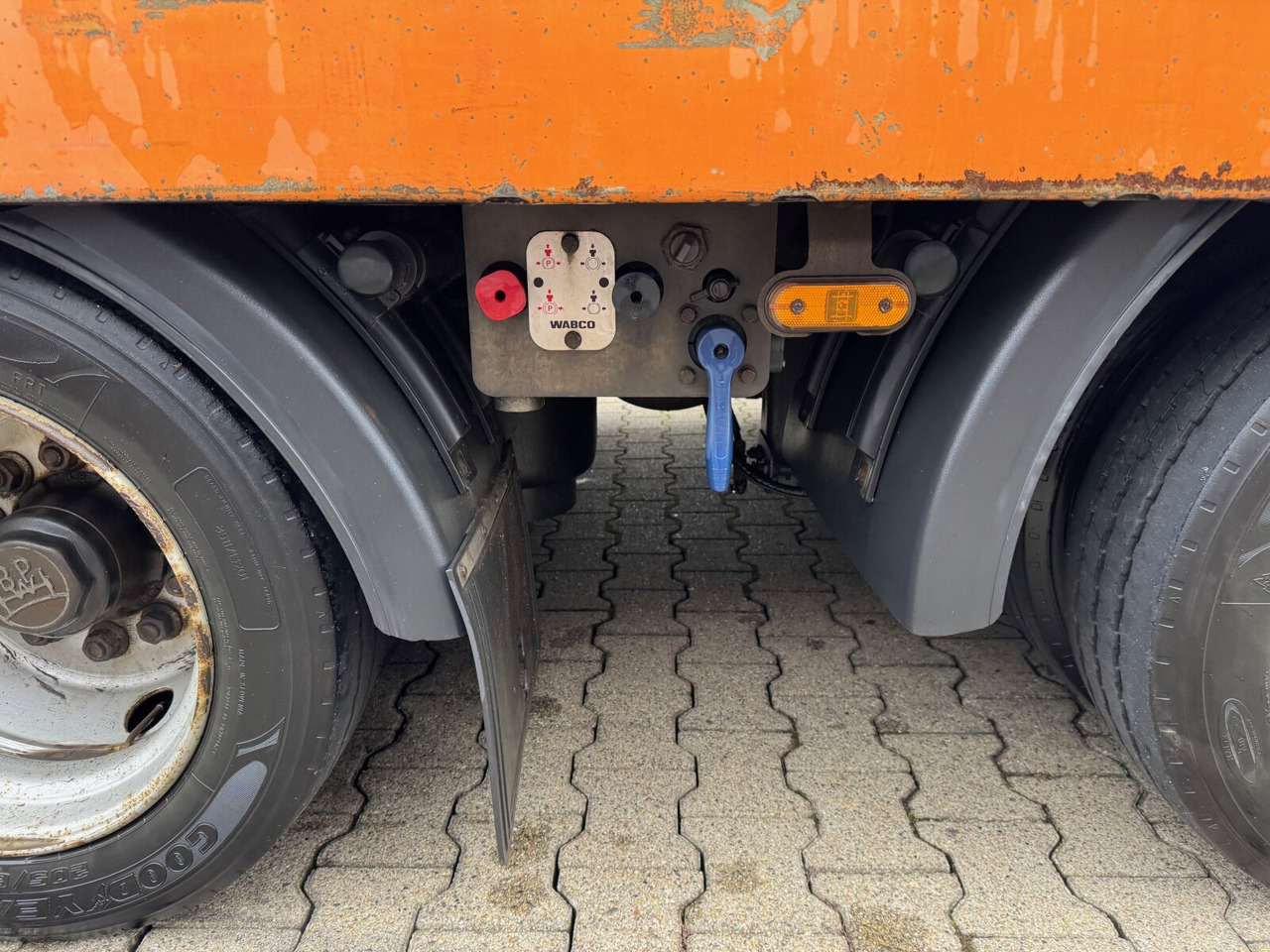 ZHP 24-32 RUFA ZHP 24-32, TwistLock-Verriegelungen, Verzinkt - Open/ Plateau aanhangwagen: afbeelding 2 ZHP 24-32 RUFA ZHP 24-32, TwistLock-Verriegelungen, Verzinkt - Open/ Plateau aanhangwagen: afbeelding 2