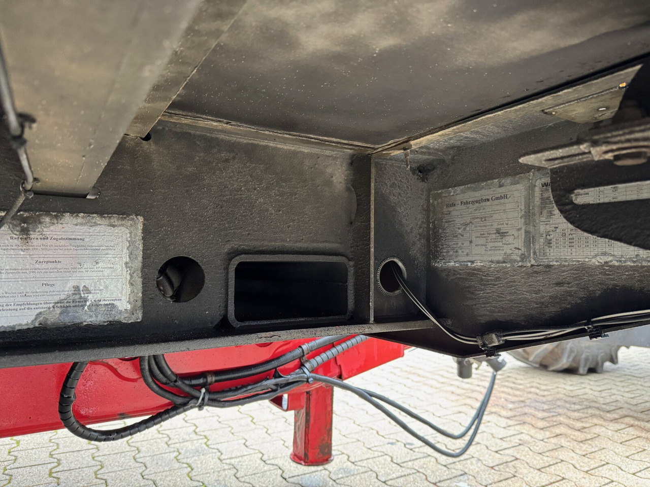 ZHP 24-32 RUFA ZHP 24-32, TwistLock-Verriegelungen, Verzinkt - Open/ Plateau aanhangwagen: afbeelding 4 ZHP 24-32 RUFA ZHP 24-32, TwistLock-Verriegelungen, Verzinkt - Open/ Plateau aanhangwagen: afbeelding 4