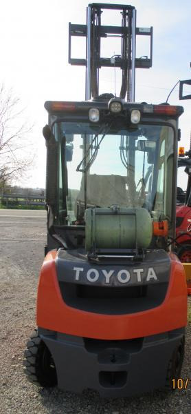 Toyota 8FGF25 - LPG heftruck: afbeelding 2 Toyota 8FGF25 - LPG heftruck: afbeelding 2