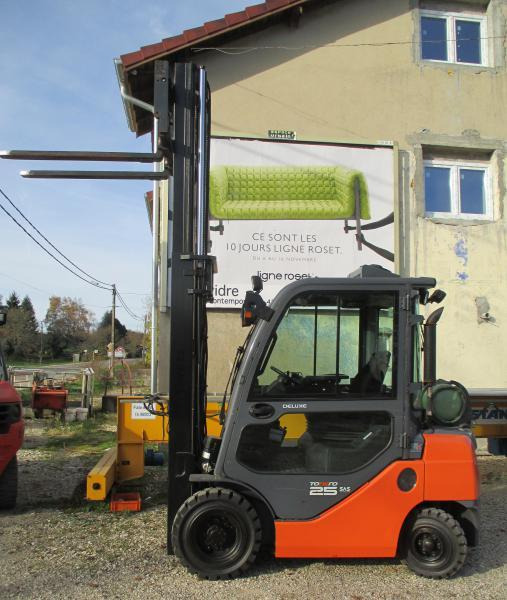 Toyota 8FGF25 - LPG heftruck: afbeelding 1 Toyota 8FGF25 - LPG heftruck: afbeelding 1