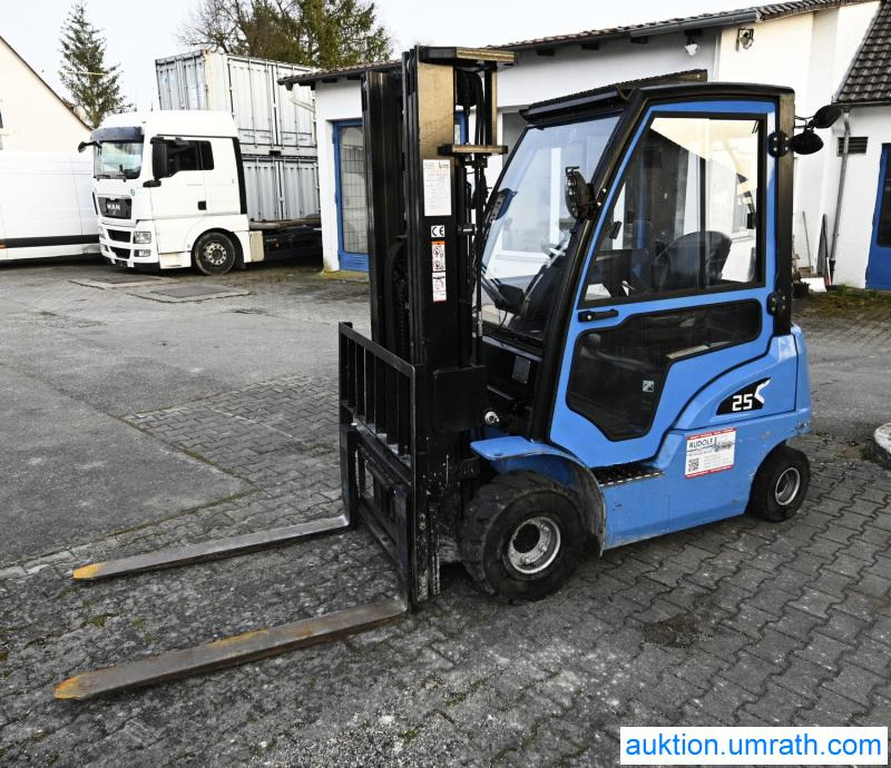 Hangcha Elektrostapler Gabelstapler Hangcha CPD 25 XD4 - S126 Lithium Ionen Akku Kabine Vollfreihub Triplexmast mit Seitenschieber - Elektrische heftruck: afbeelding 4 Hangcha Elektrostapler Gabelstapler Hangcha CPD 25 XD4 - S126 Lithium Ionen Akku Kabine Vollfreihub Triplexmast mit Seitenschieber - Elektrische heftruck: afbeelding 4