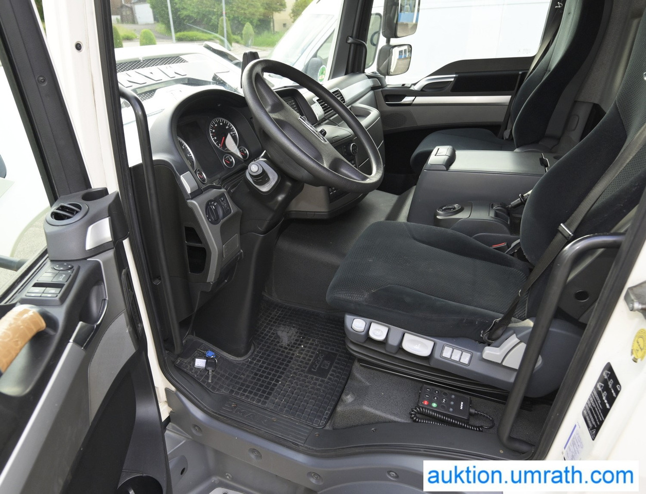 Bakwagen MAN TGL 12.250 4x2 L/BL Koffer Ladebordwand Klimaautomatik NAVI Luftfederung Automatikgetriebe EURO 6: afbeelding 15