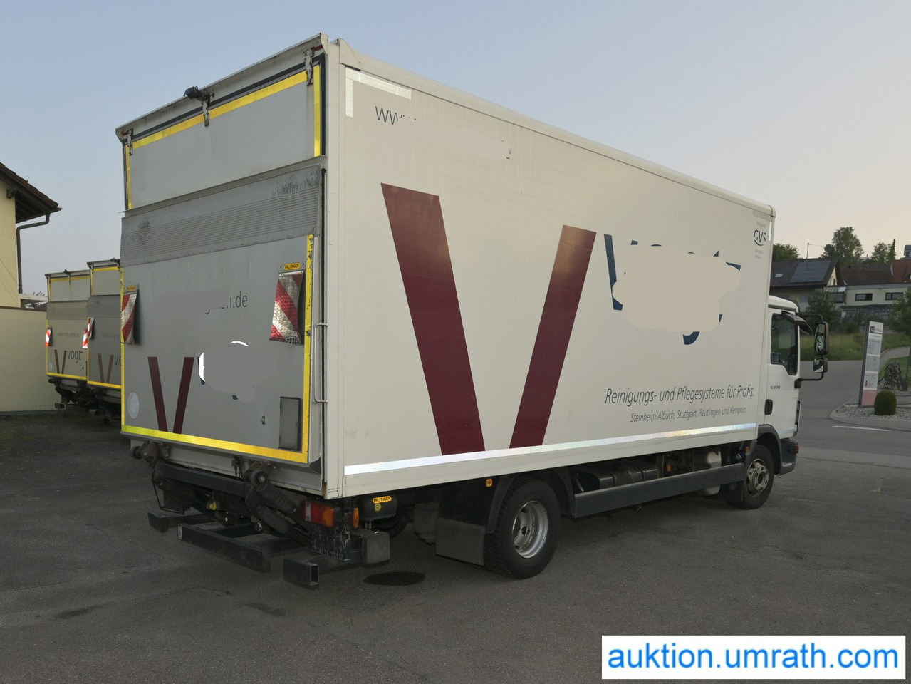 MAN TGL 12.250 4x2 L/BL Koffer Ladebordwand Klimaautomatik NAVI Luftfederung Automatikgetriebe EURO 6 - Bakwagen: afbeelding 5 MAN TGL 12.250 4x2 L/BL Koffer Ladebordwand Klimaautomatik NAVI Luftfederung Automatikgetriebe EURO 6 - Bakwagen: afbeelding 5
