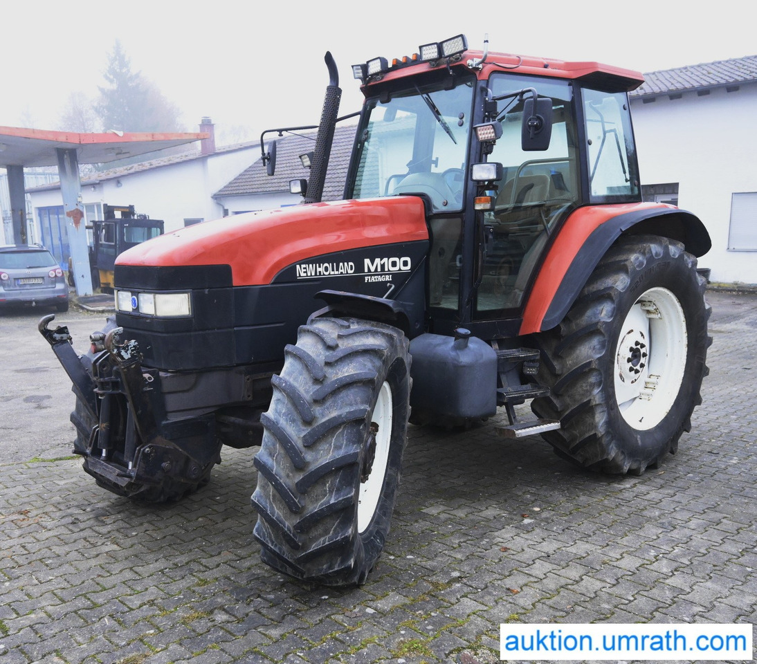 NEW HOLLAND M100 4x4 - Tractor: afbeelding 1 NEW HOLLAND M100 4x4 - Tractor: afbeelding 1