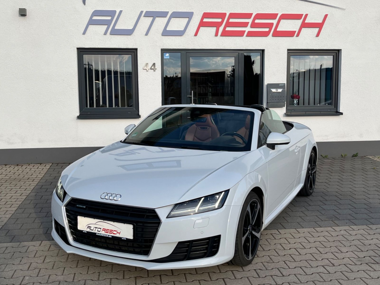 Audi TT Roadster 2.0 TFSI quattro - Personenwagen: afbeelding 1 Audi TT Roadster 2.0 TFSI quattro - Personenwagen: afbeelding 1