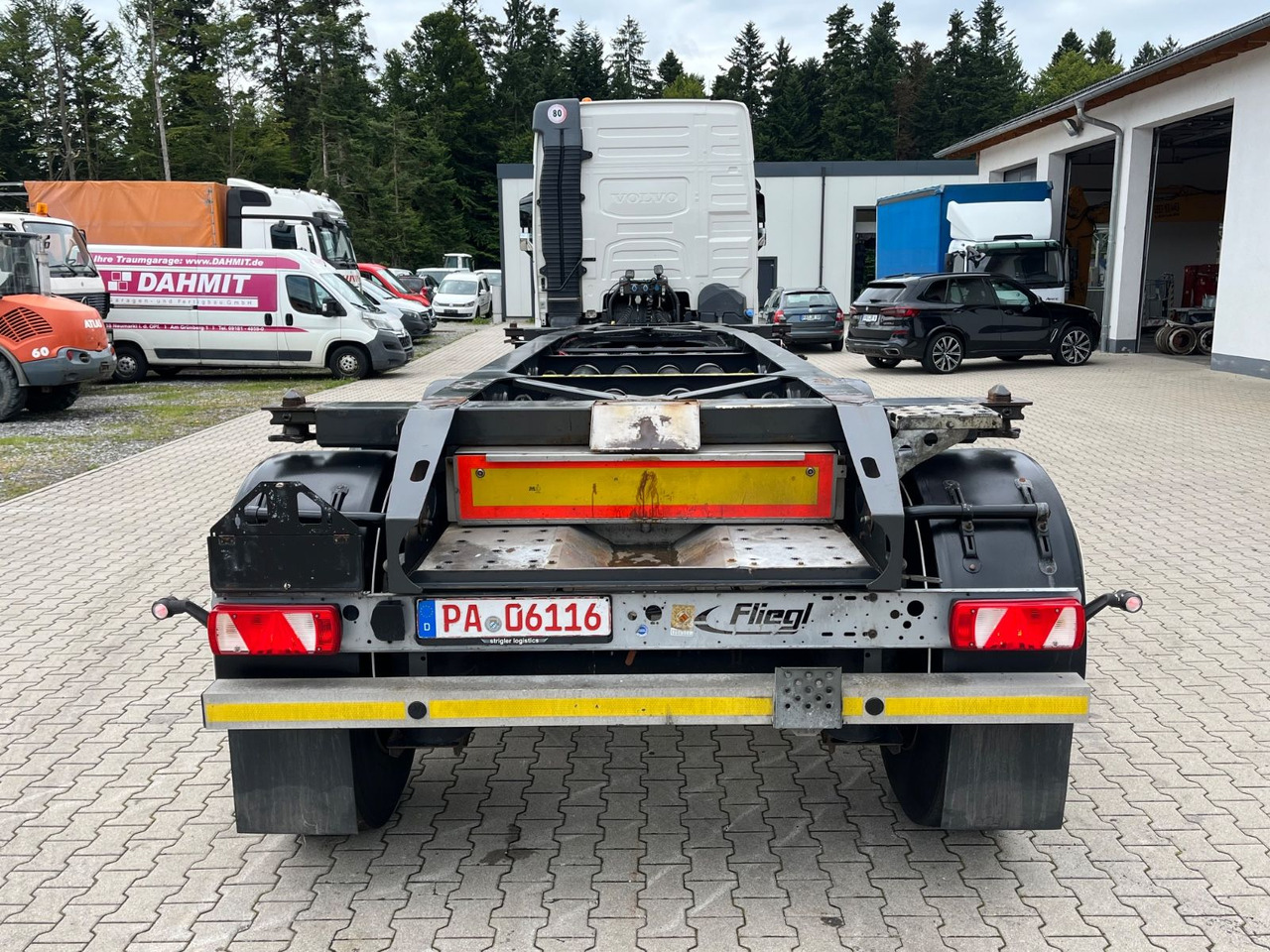 Fliegl Tank Container Chassis 20ft ADR - Containertransporter/ Wissellaadbak oplegger: afbeelding 3 Fliegl Tank Container Chassis 20ft ADR - Containertransporter/ Wissellaadbak oplegger: afbeelding 3