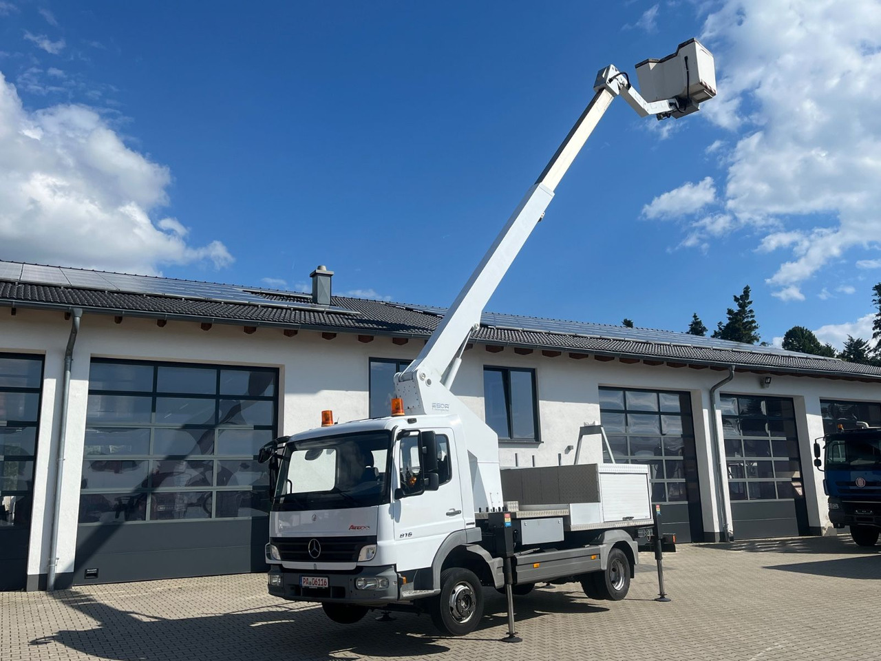 Mercedes-Benz Atego 816 ESDA TG 1800 Steiger 1000V isoliert - Vrachtwagen hoogwerker: afbeelding 1 Mercedes-Benz Atego 816 ESDA TG 1800 Steiger 1000V isoliert - Vrachtwagen hoogwerker: afbeelding 1