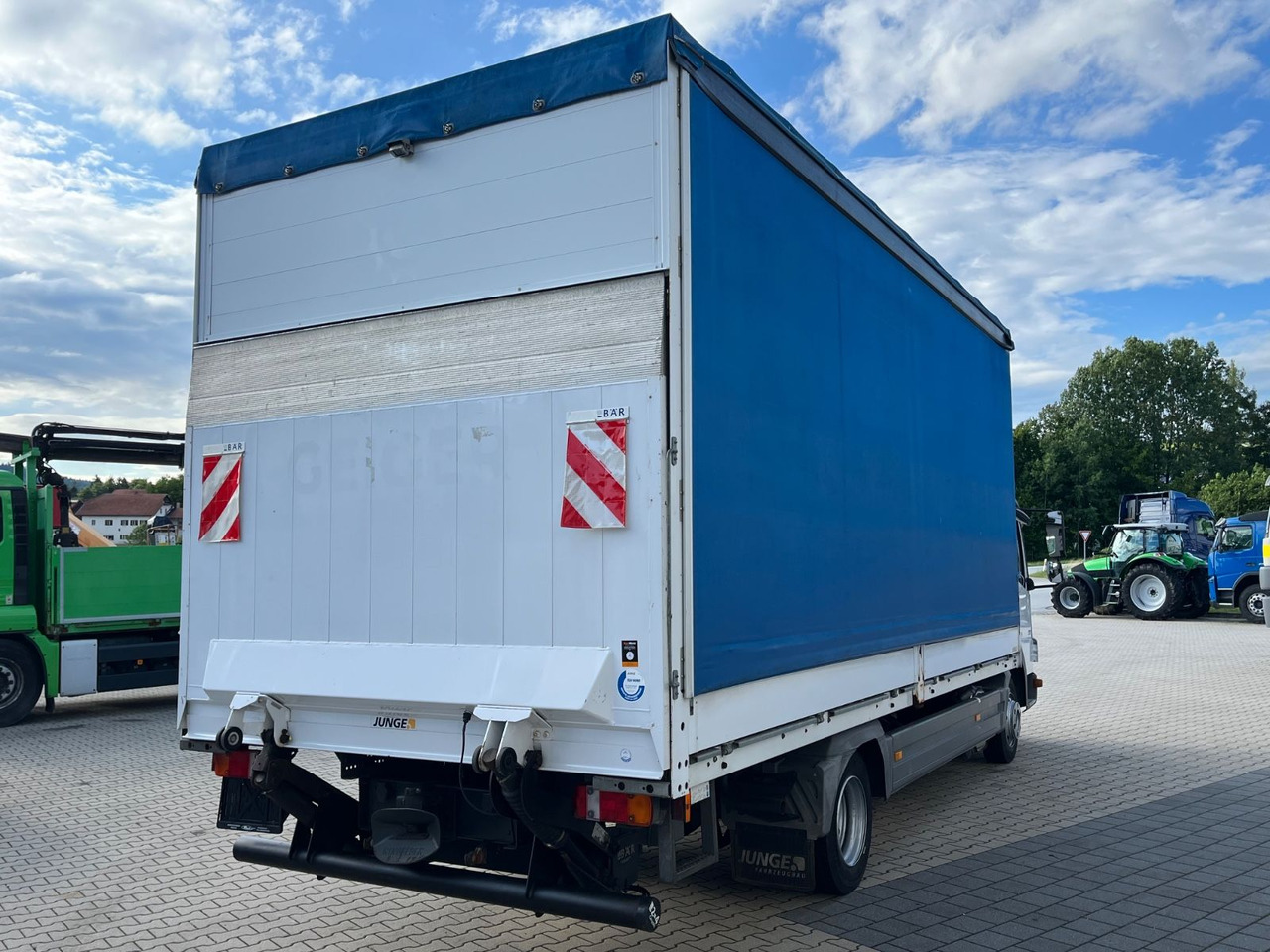 Mercedes-Benz Atego 818 Klima Sperre 74100KM 2,70 Ladehöhe - Schuifzeilen bestelwagen: afbeelding 4 Mercedes-Benz Atego 818 Klima Sperre 74100KM 2,70 Ladehöhe - Schuifzeilen bestelwagen: afbeelding 4