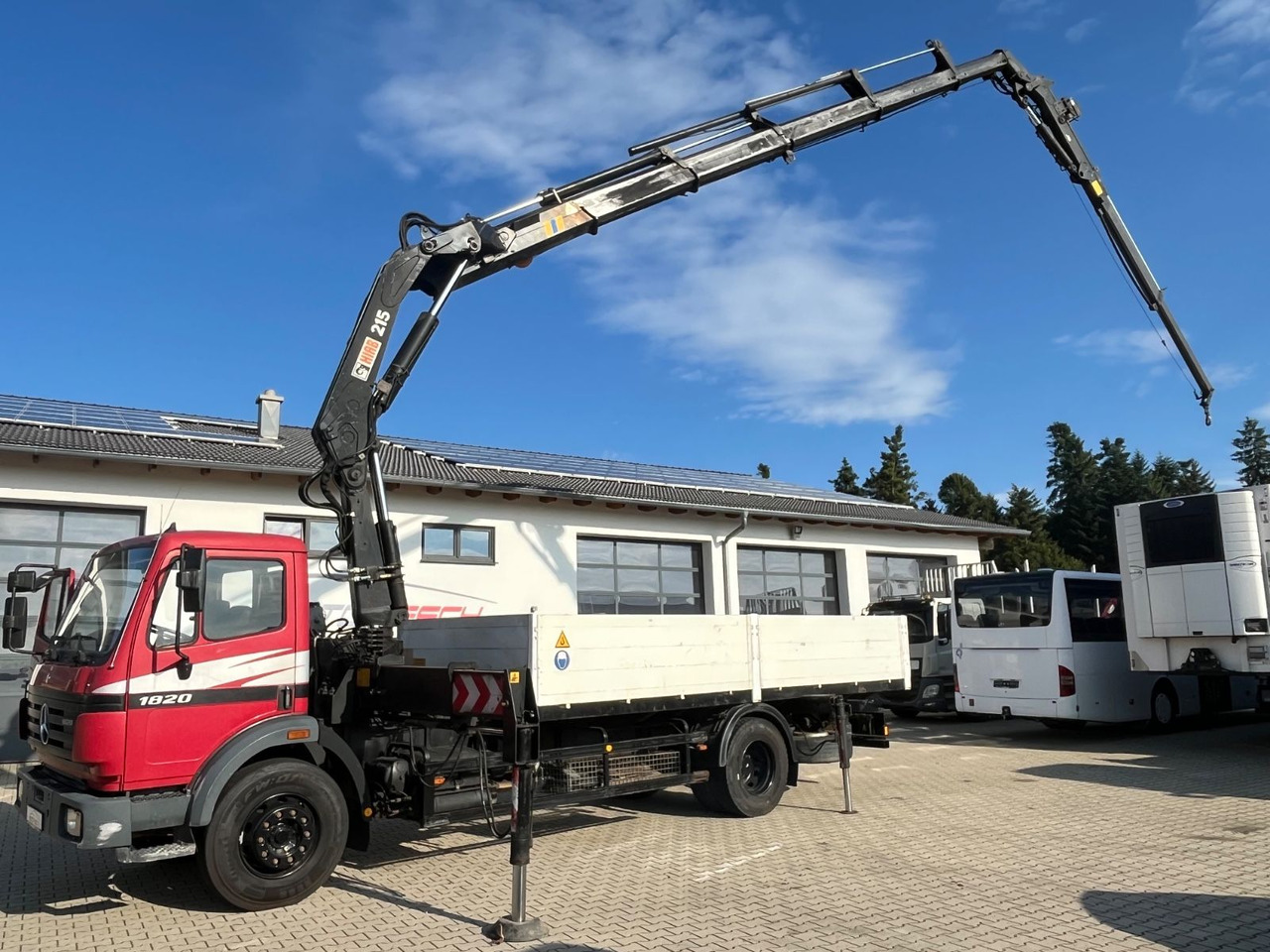 Mercedes-Benz SK 1820 mit HIAB 215-5 mit Jib und Winde - Vrachtwagen met open laadbak, Kraanwagen: afbeelding 1 Mercedes-Benz SK 1820 mit HIAB 215-5 mit Jib und Winde - Vrachtwagen met open laadbak, Kraanwagen: afbeelding 1