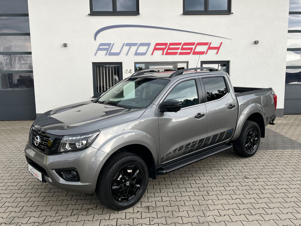 Nissan Navara NP300 N-Guard Double Cab 4x4 - SUV: afbeelding 1 Nissan Navara NP300 N-Guard Double Cab 4x4 - SUV: afbeelding 1