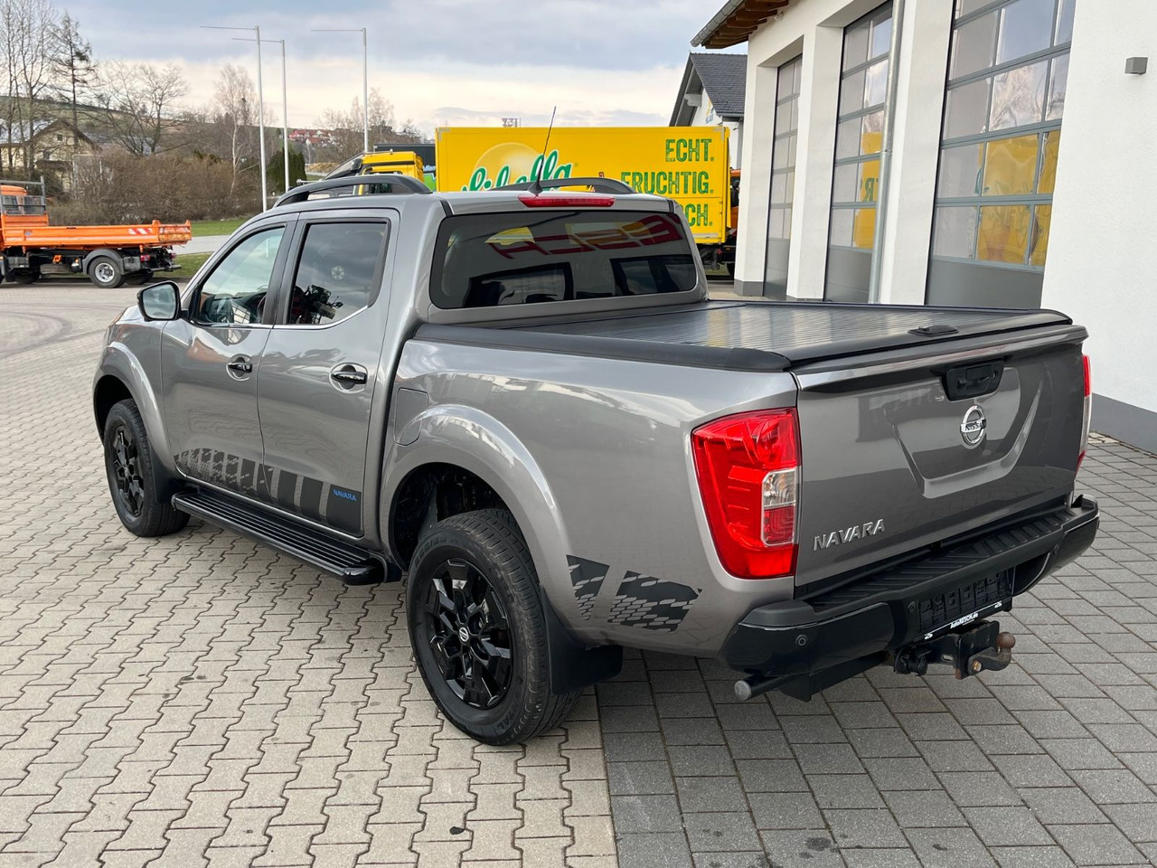 Nissan Navara NP300 N-Guard Double Cab 4x4 - SUV: afbeelding 5 Nissan Navara NP300 N-Guard Double Cab 4x4 - SUV: afbeelding 5
