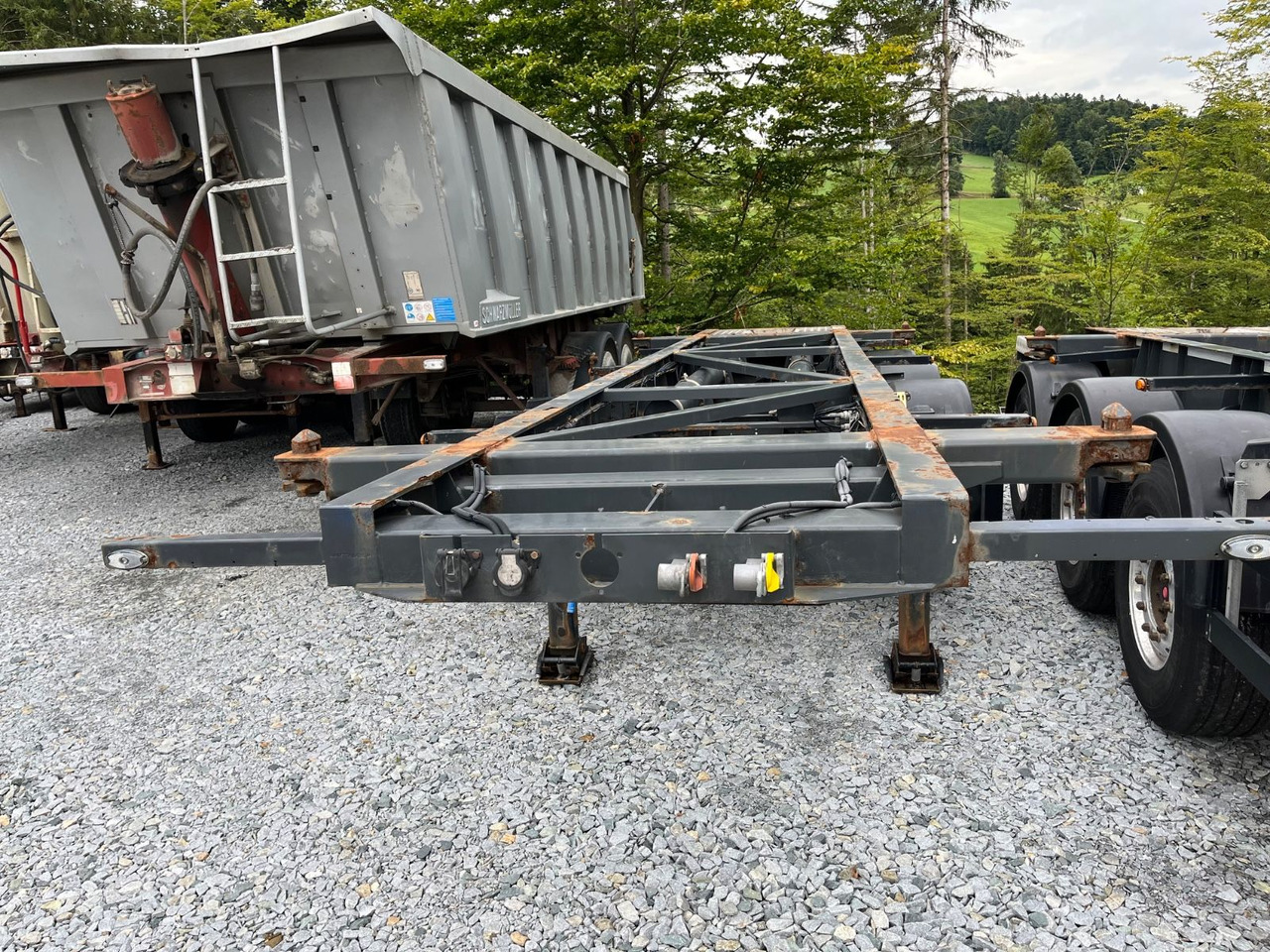 Schwarzmüller S1 R-Serie Tank Chassis ADR SAF Alufelgen - Containertransporter/ Wissellaadbak oplegger: afbeelding 2 Schwarzmüller S1 R-Serie Tank Chassis ADR SAF Alufelgen - Containertransporter/ Wissellaadbak oplegger: afbeelding 2