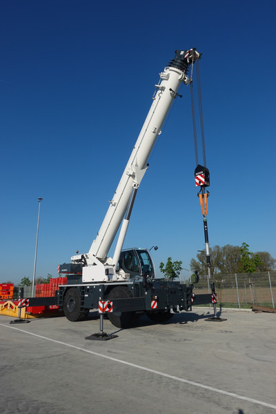 Liebherr LRT 1100-2.1 - Mobiele kraan: afbeelding 1 Liebherr LRT 1100-2.1 - Mobiele kraan: afbeelding 1